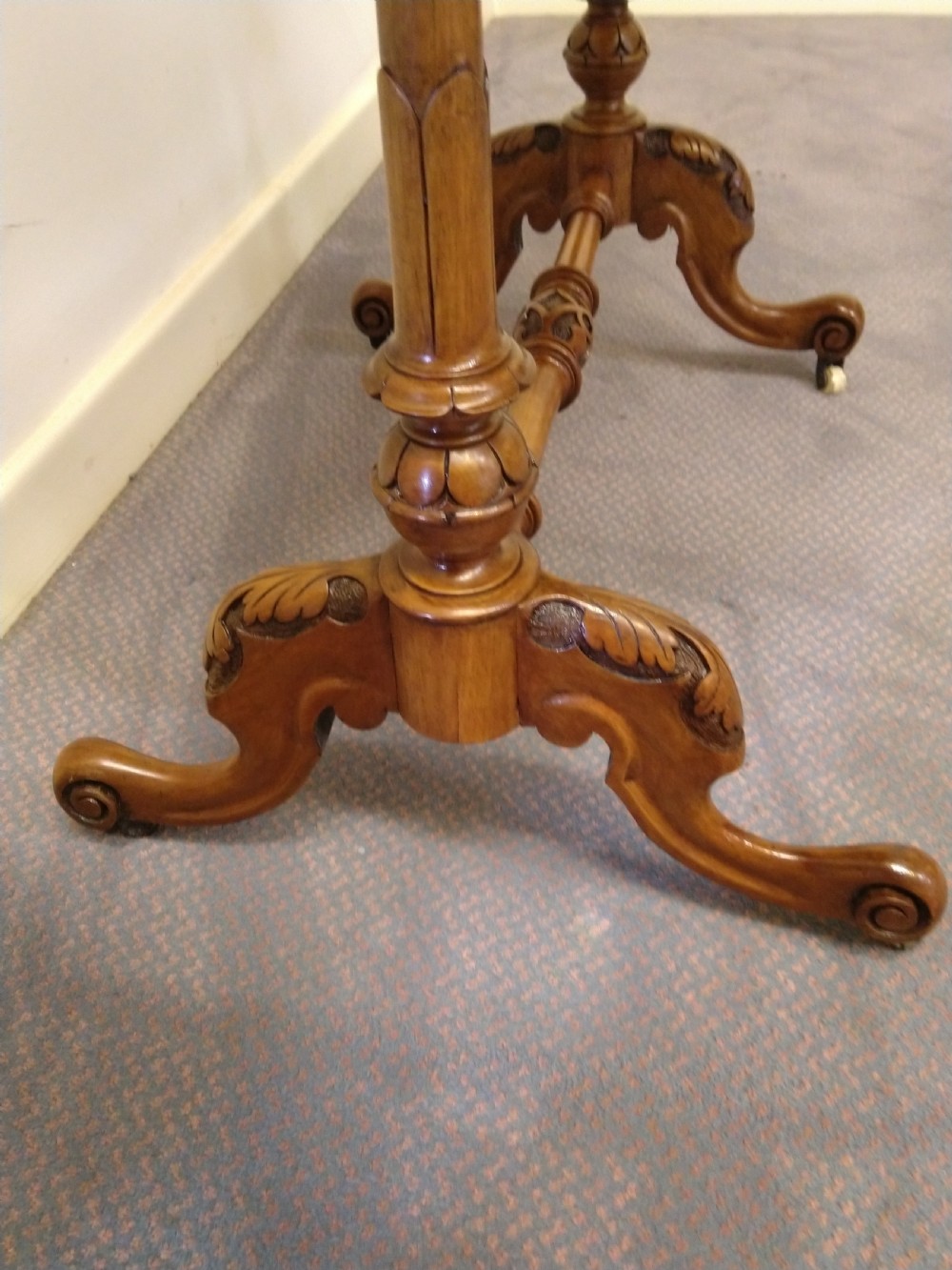 Burr walnut stretcher table, great colour and grain. View IV