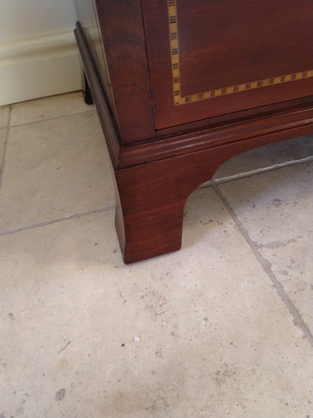 Fabulous condition and quality Mahogany Chest. View VI