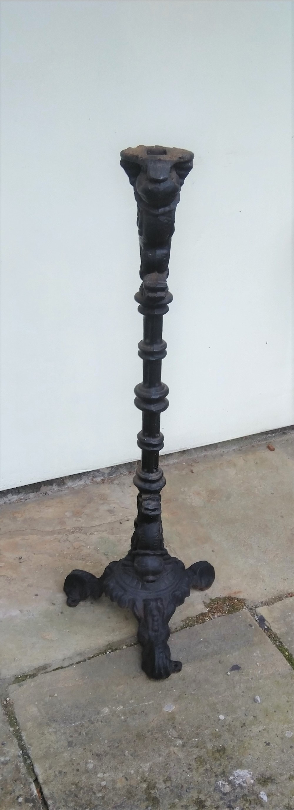 Cast Iron Stand, good detail
