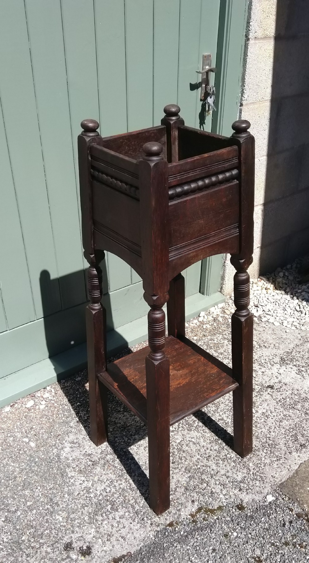 Oak Jardiniere solid 