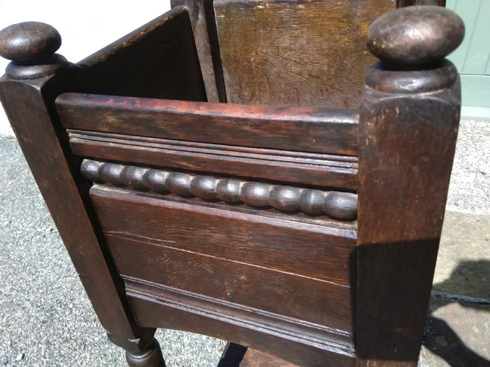 Oak Jardiniere solid  View V