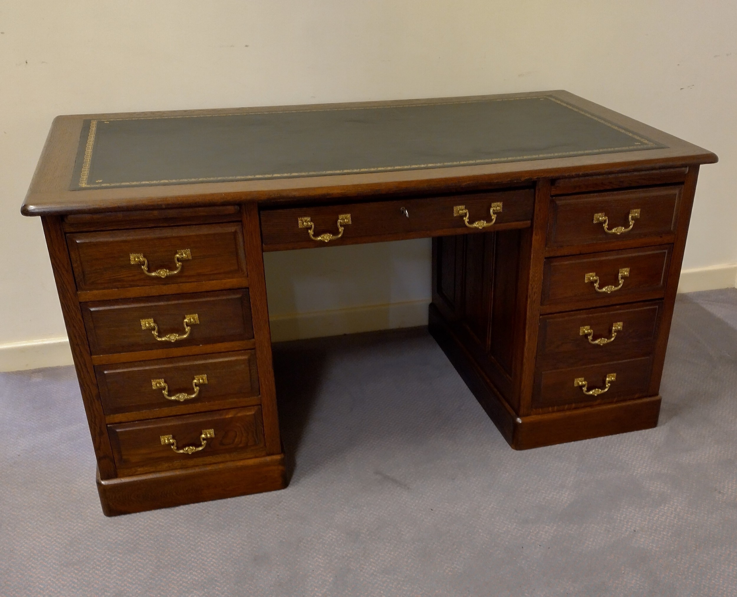 Restored Oak Kneehole Desk, Excellent size.
