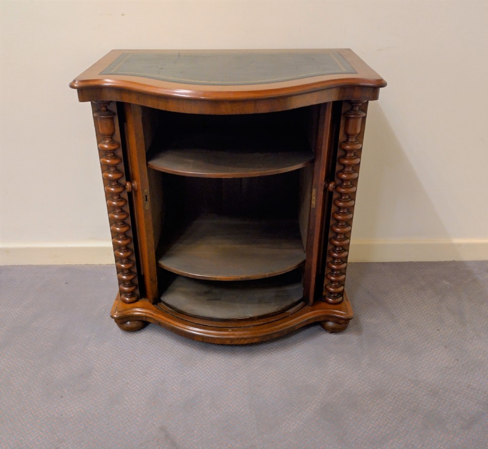 Bow Fronted 19thC Mahogany cabinet / cupboard View II