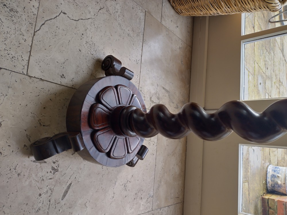 Lovely early 1800s jardiniere stand / lamp table in impressive Rosewood. View III
