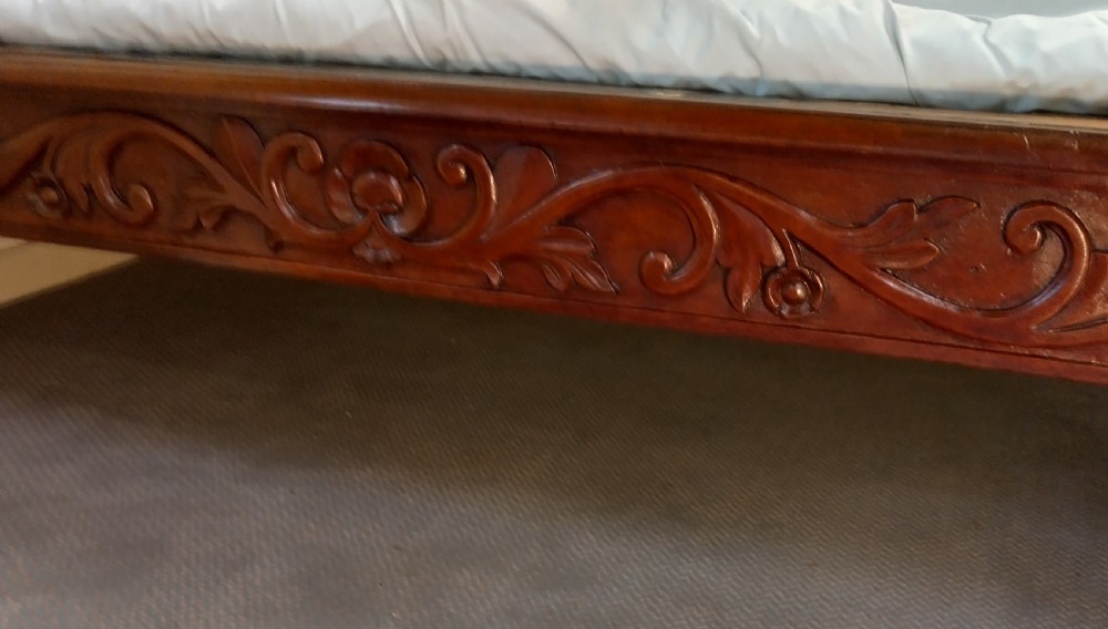 Four poster bed, superb size, really clean condition View VIII