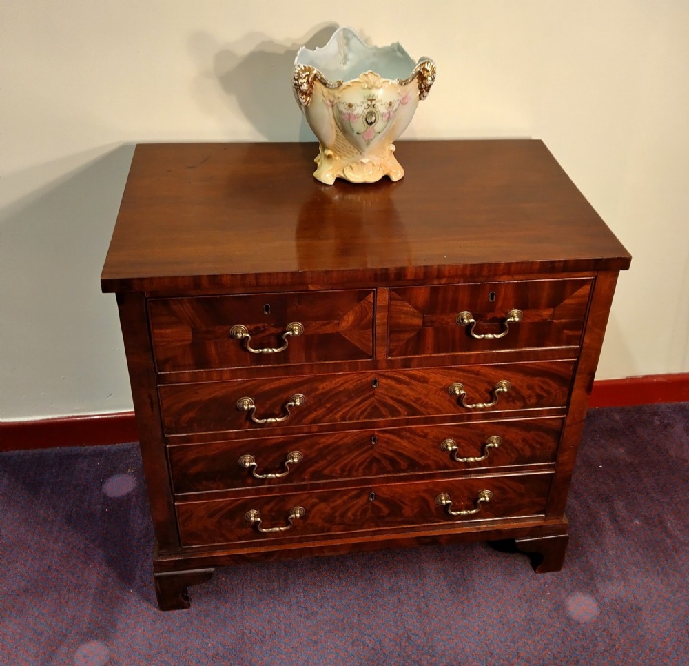 Really Good looking Small Mahogany Chest of Drawers