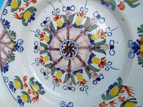 ANTIQUE 18THC POLYCHROME DELFTWARE ANN GOMM PLATE ENGLISH C179092 - ADDITIONAL PHOTO 1
