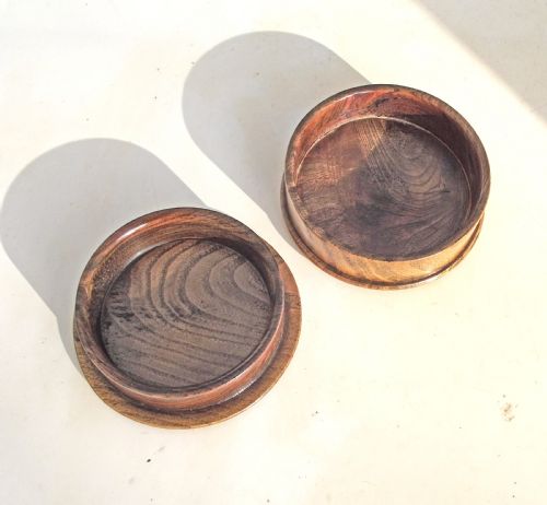 ANTIQUE TREEN 19THC ELM SNUFF BOX WITH FRENCH COIN IN THE LID FRENCH C188090 - ADDITIONAL PHOTO 2