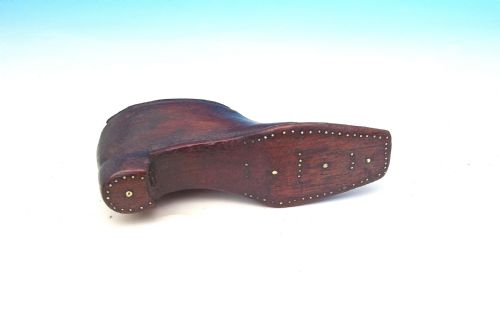ANTIQUE 19THC TREEN MAHOGANY SHOE SNUFF BOX WITH INITIALS HB ENGLISH C184060 - ADDITIONAL PHOTO 3