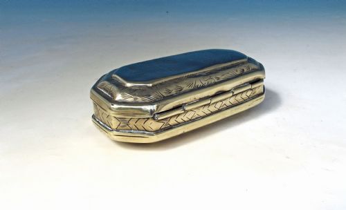 EARLY METALWARE 19THC BRASS TOBACCO BOX ENGRAVED JTHOMAS WELSH BEAUMARES 1802 - ADDITIONAL PHOTO 4