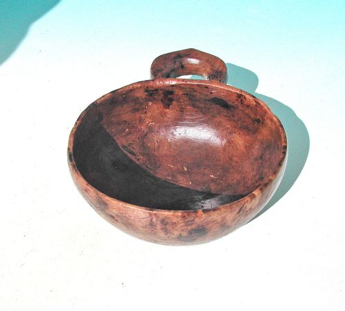 ANTIQUE 19THC BIRCH DUG OUT FOOD BOWL WITH SIDE HANDLE SCANDINAVIAN C184060 - ADDITIONAL PHOTO 4