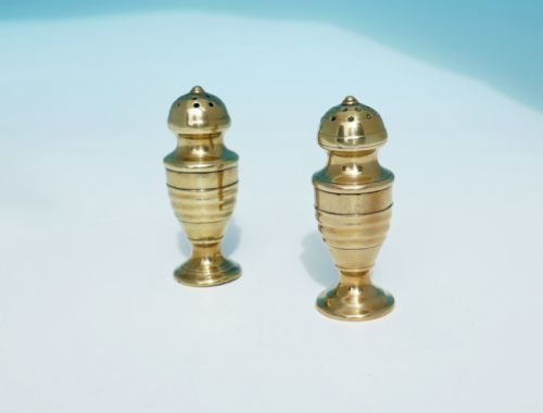 antique metalware pair of late 18th brass salt pepper muffineers english c177080 - CATEGORY: ANTIQUE METAL - DATED 18TH CENTURY