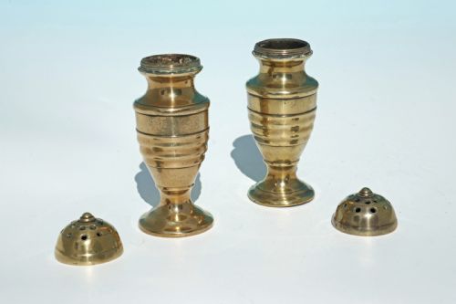 ANTIQUE METALWARE PAIR OF LATE 18TH BRASS SALT PEPPER MUFFINEERS ENGLISH C177080 - ADDITIONAL PHOTO 1