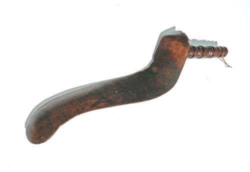 ANTIQUE TREEN 19THC GULL WING KNITTING SHEATH WITH CARVED FISH DECOR ENGLISH LAKE DISTRICT C186080 - ADDITIONAL PHOTO 2
