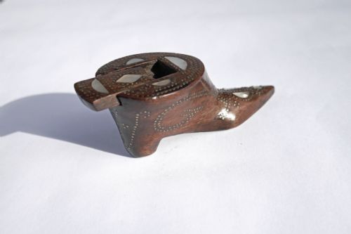 ANTIQUE TREEN 19THC MAHOGANY SNUFF SHOE INLAID WITH MOTHER OF PEARL ENGLISH C184060 - ADDITIONAL PHOTO 2