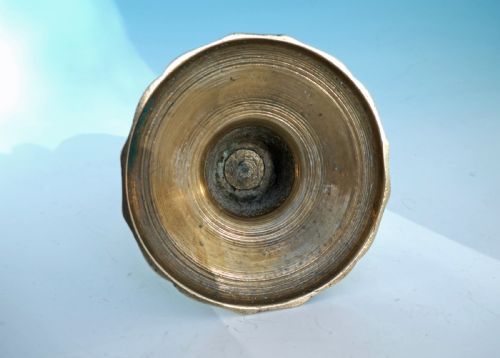 ANTIQUE METALWARE SINGLE 17THC BRASS CANDLESTICK FLEMISH C167090 - ADDITIONAL PHOTO 2