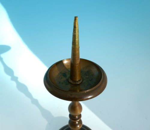 ANTIQUE METALWARE 16THC PRICKET BRASS SINGLE CANDLESTICK GERMAN C155090 - ADDITIONAL PHOTO 1
