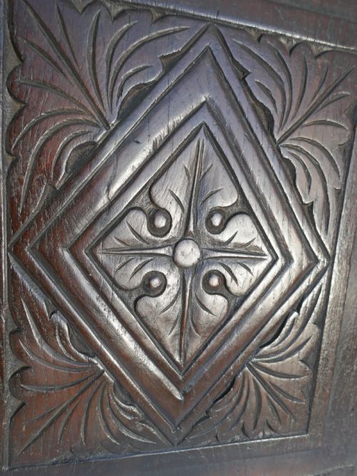 ANTIQUE 17THC OAK COFFER PANEL CARVED WITH LEAF AND LOZENGE DECORATION ENGLISH C164060 - ADDITIONAL PHOTO 2
