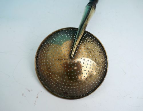 ANTIQUE 19THC METALWARE BRASS SKIMMER WITH TURNED FRUITWOOD HANDLE ENGLISH C180020 - ADDITIONAL PHOTO 2