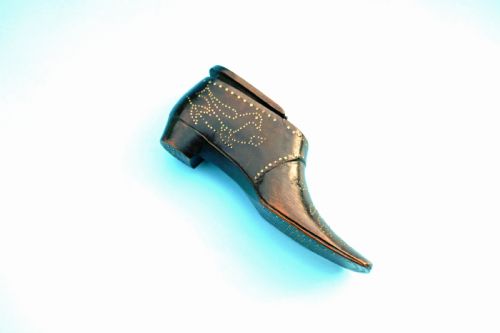 ANTIQUE TREEN 19THC SNUFF SHOE WITH BRASS PIQUET WORK ENGLISH C184060 - ADDITIONAL PHOTO 1