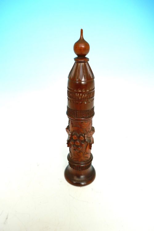 19thc treen beech carved bobbin holder etui with original bobbin english c186080 - CATEGORY: ANTIQUE MISCELLANEOUS - DATED 19TH CENTURY