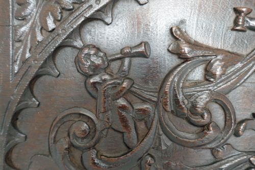 ANTIQUE 17THC OAK CARVED PANEL SHOWING THE GREEN MAN FLANKED BY HORN BLOWING PUTTI FLEMISH C166080 - ADDITIONAL PHOTO 2
