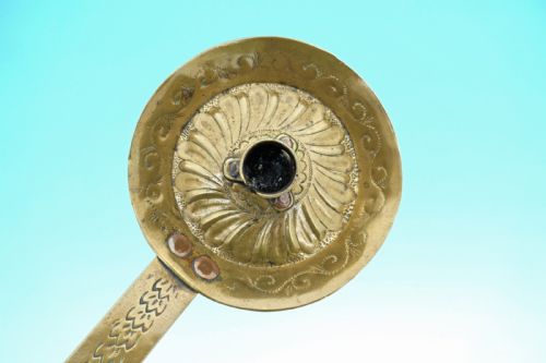 ANTIQUE METALWARE 17THC DECORATIVE SHEET BRASS CHAMBERSTICK DUTCH C166080 - ADDITIONAL PHOTO 1