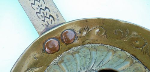 ANTIQUE METALWARE 17THC DECORATIVE SHEET BRASS CHAMBERSTICK DUTCH C166080 - ADDITIONAL PHOTO 3