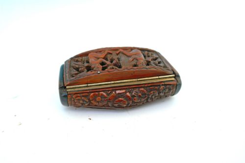 ANTIQUE TREEN 19THC COQUILLA NUT SNUFF BOX OR VINAIGRETTE CARVED WITH MUSICAL PLAYING CHERUBS HARP PLAYING LADY FRENCH C182040 - ADDITIONAL PHOTO 2