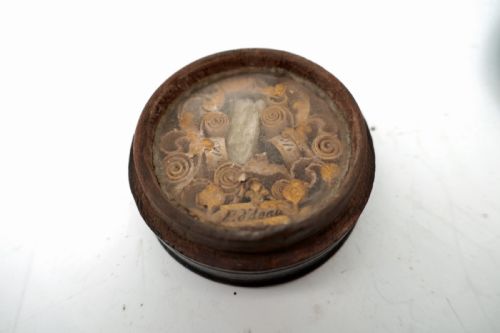ANTIQUE TREEN 17THC BEECH TURNED RELIQUARY CARVED BOX CONTINENTAL C1680 C1700 - ADDITIONAL PHOTO 4