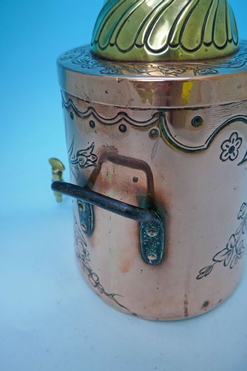 SUPERB 18THC METALWARE COPPER BRASS REPOUSSE DECORATED WATER URN DUTCH C177090 - ADDITIONAL PHOTO 2