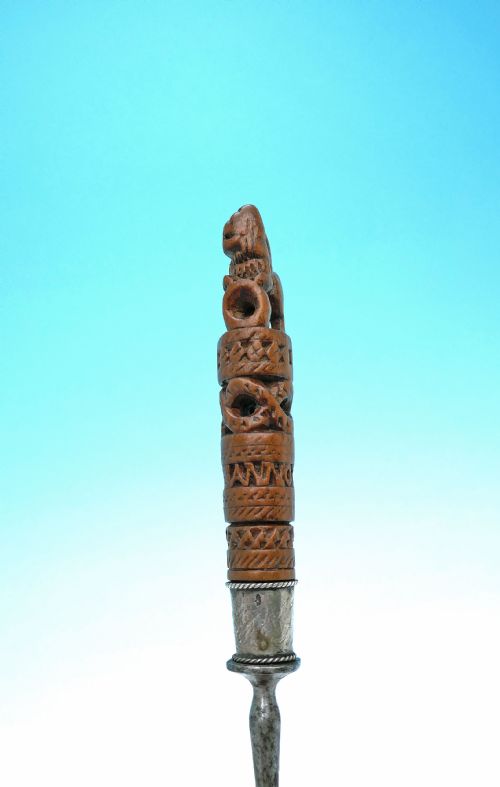 ANTIQUE METALWARE 19THC CARVED LION FINIAL EATING FORK DATED 1877 DUTCH - ADDITIONAL PHOTO 1