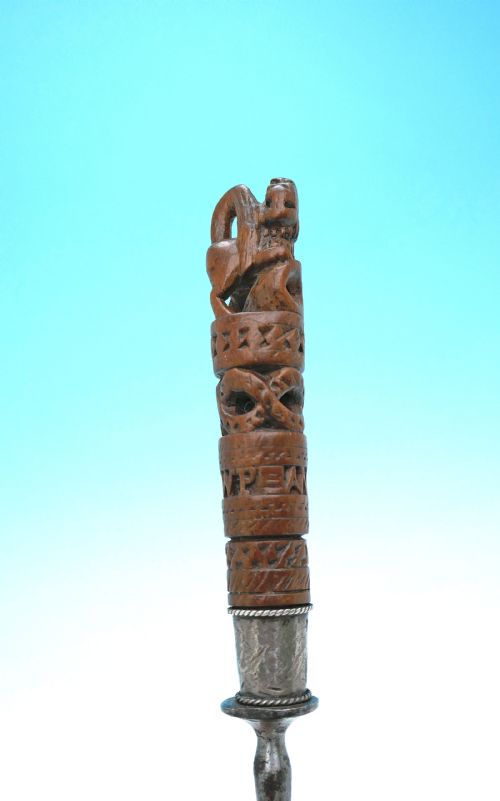 ANTIQUE METALWARE 19THC CARVED LION FINIAL EATING FORK DATED 1877 DUTCH - ADDITIONAL PHOTO 3
