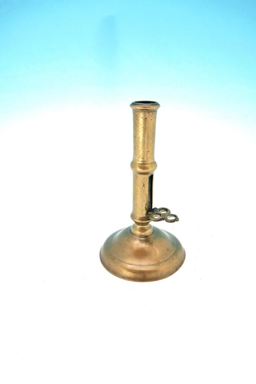 early metalware 18thc brass single candlestick with side ejector english c172030 - CATEGORY: ANTIQUE LIGHTING - DATED 18TH CENTURY