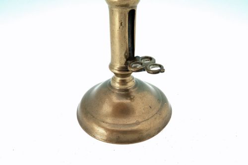 EARLY METALWARE 18THC BRASS SINGLE CANDLESTICK WITH SIDE EJECTOR ENGLISH C172030 - ADDITIONAL PHOTO 2