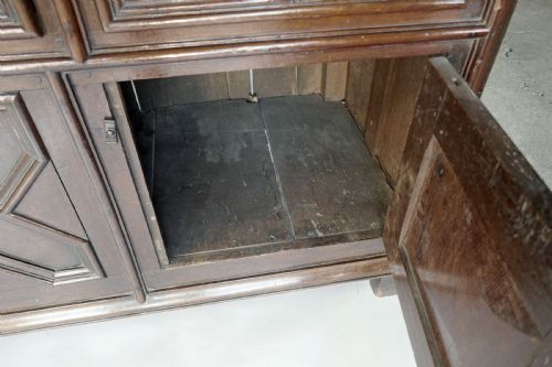 ANTIQUE 17THC OAK FURNITURE DRESSER BASE WITH GEOMETRIC MOULDINGS ENGLISH C167090 - ADDITIONAL PHOTO 3