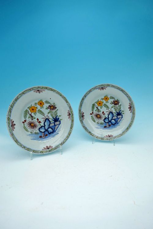 antique 18thc pottery pair of delftware polychrome plates dutch c177090 - CATEGORY: ANTIQUE PLATES - DATED 18TH CENTURY
