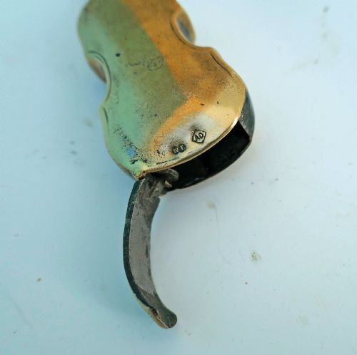 ANTIQUE METALWARE 19THC BRASS VIOLIN VESTA BOX STAMPED WL AD ENGLISH C187090 - ADDITIONAL PHOTO 3