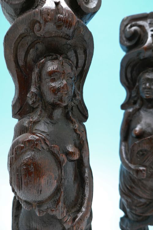 PAIR OF 17THC OAK CARVED MUSICAL FEMALE CARYATIDS FLEMISH C164060 - ADDITIONAL PHOTO 3