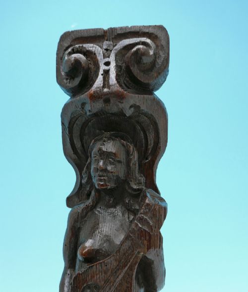 PAIR OF 17THC OAK CARVED MUSICAL FEMALE CARYATIDS FLEMISH C164060 - ADDITIONAL PHOTO 4