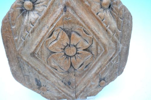 LATE 16THC PERIOD OCTAGONAL CARVED LIMEWOOD FLORAL PANEL ENGLISH C1570C1600 - ADDITIONAL PHOTO 1