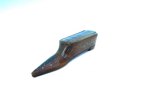antique treen 19thc mahogany shoe snuff with piquet decoration dated 1833 - CATEGORY: ANTIQUE MISCELLANEOUS - DATED 19TH CENTURY