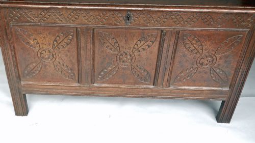 17THC OAK FURNITURE PANELLED JOYNED ENGLISH COFFER C164060 - ADDITIONAL PHOTO 1