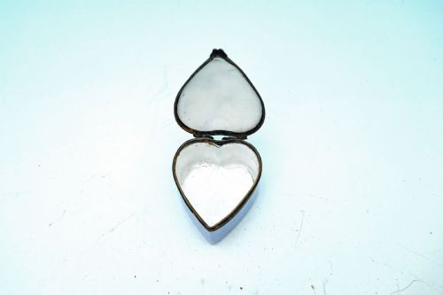 ANTIQUE 18THC ENAMEL BILSTON HEART SHAPE PATCH BOX WITH AMERICAN SHIP ENGLISH AMERICAN C178090 - ADDITIONAL PHOTO 2