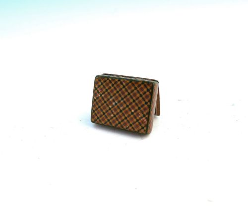 19THC TREEN SMALL MAUCHLINE WARE PAINTED ANGLER SNUFF BOX SCOTTISH C182040 - ADDITIONAL PHOTO 2