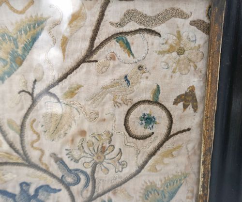 ANTIQUE 17THC NEEDLEWORK ON FINE MUSLIN WITH FLOWERS BIRDS INSECTS ENGLISH C162040 - ADDITIONAL PHOTO 2