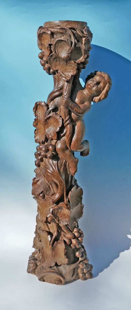 17thc limewood carving of a cherub amongst the grapevines continental c167090 - CATEGORY: ANTIQUE SCULPTURES - DATED 17TH CENTURY