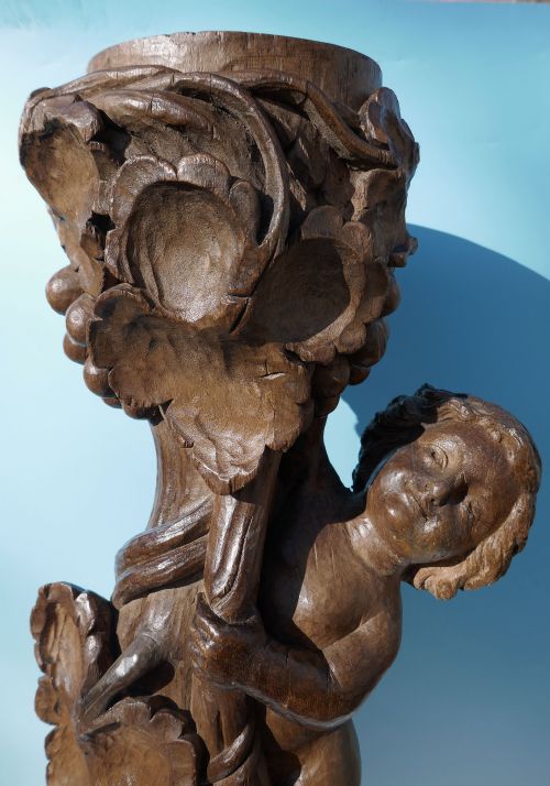 17THC LIMEWOOD CARVING OF A CHERUB AMONGST THE GRAPEVINES CONTINENTAL C167090 - ADDITIONAL PHOTO 2
