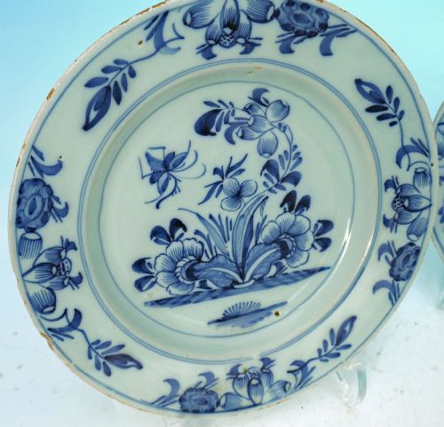 ANTIQUE PAIR 18THC POTTERY DELFTWARE BLUE WHITE PLATES ENGLISH LAMBETH C177080 - ADDITIONAL PHOTO 1