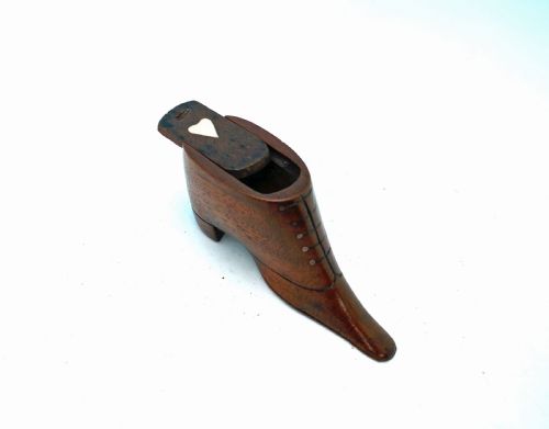 ANTIQUE TREEN 19THC FRUITWOOD SNUFF BOOT WITH CARVED BONE HEART ENGLISH C182040 - ADDITIONAL PHOTO 1